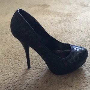 5 in black high heels